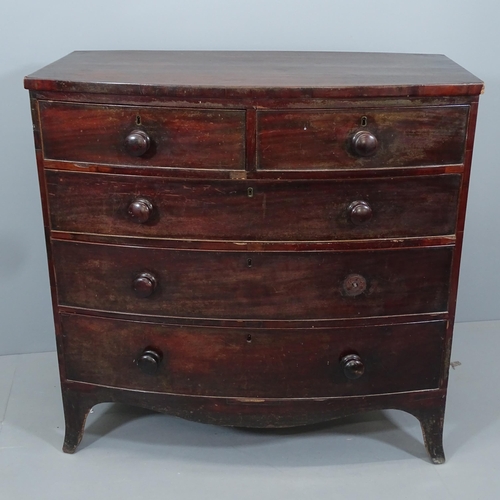 2105 - A Georgian mahogany bow-front chest of two short and three long drawers. 107x106x55cm.