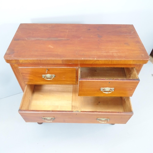 2107 - A Victorian satin walnut chest of two short and three long drawers. 108x120x50cm. With key.