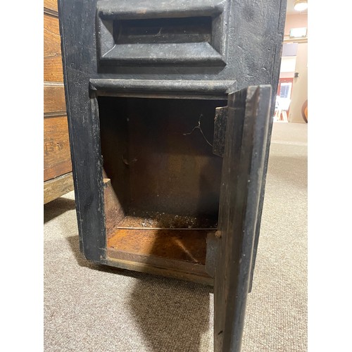 111 - Great Western Railway Goods Offices letterbox in solid cast-iron, height 87cm, width 46cm, depth 30c... 