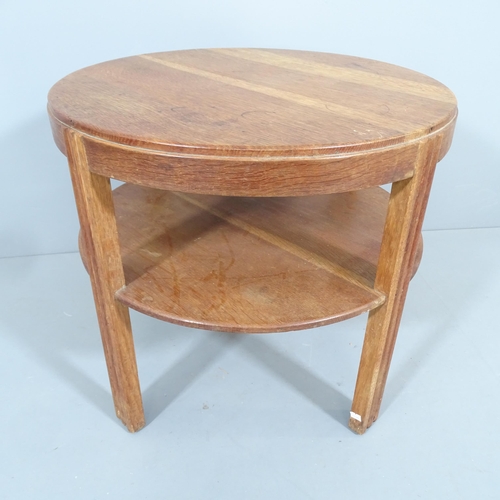 2017 - A 1930s Art Deco design circular oak coffee table, in the manner of Heals. 60x55cm.