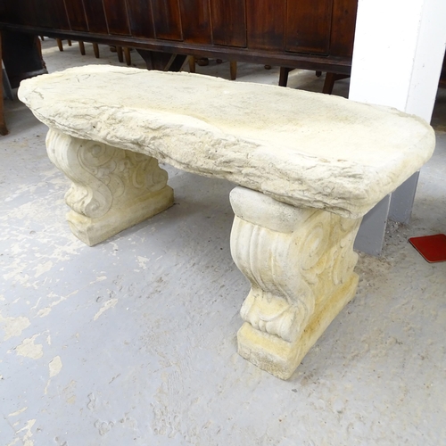 2557 - A modern concrete three-section garden bench. 100x42x40cm.