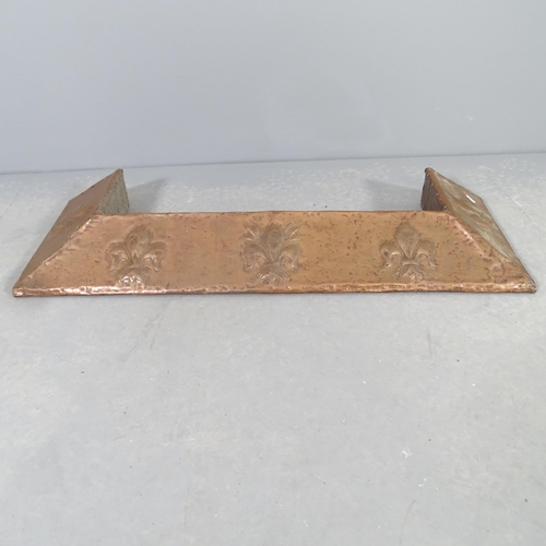 2595 - An antique French style copper fire surround, with Fleur de lis repousse' decoration. 97x10x35cm