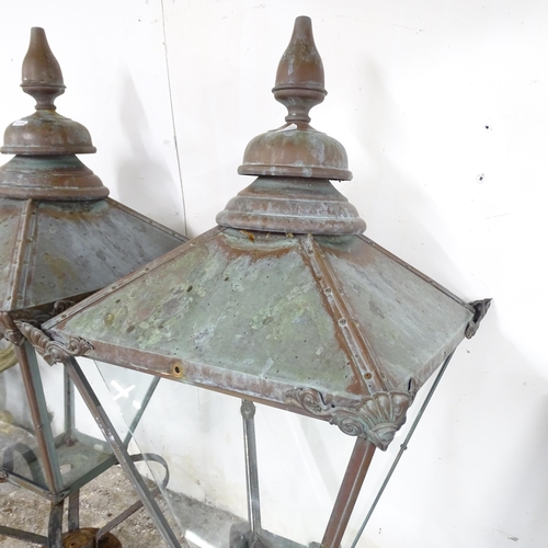 2591 - A pair of lantern design street light fittings. 45x105cm.