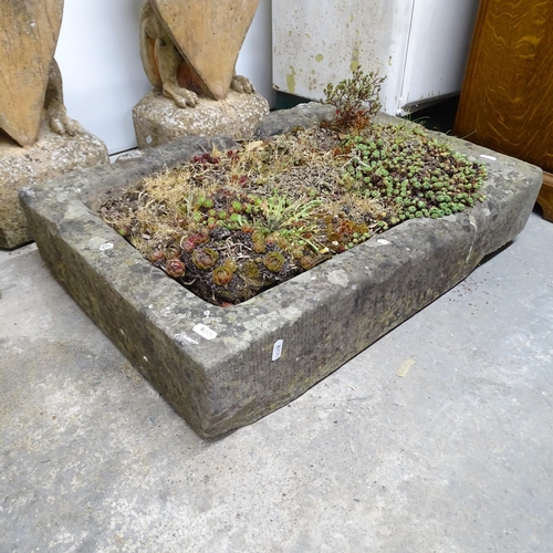 2633 - A weathered concrete rectangular garden planter/sink. 65x14x46cm.