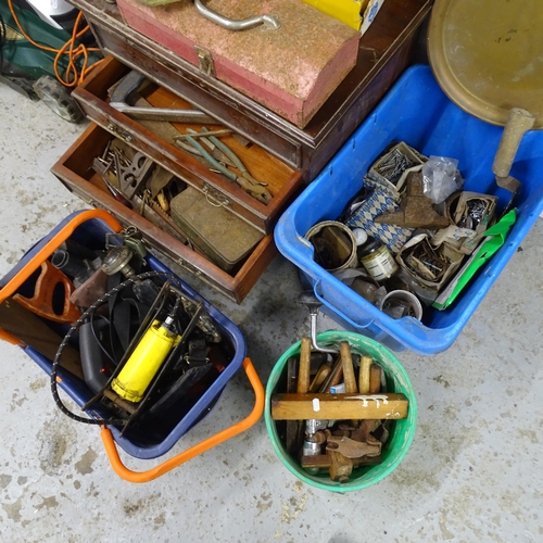 2648 - A quantity of hand tools, an ammunition box, a jack etc.