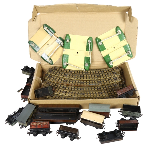 174 - HORNBY DUBLO - a quantity of tinplate 3-rail track, including both straight and curved sections of t... 