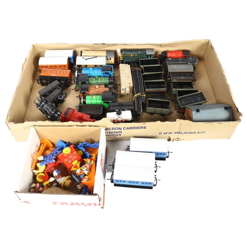 219 - A quantity of various OO gauge trains, carriages, goods wagons and other associated accessories, inc... 