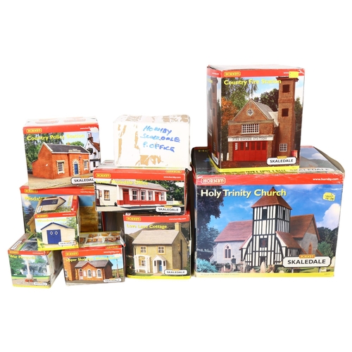 222 - HORNBY - a quantity of boxed Hornby OO gauge scale models, including Holy Trinity Church R8553, Coun... 