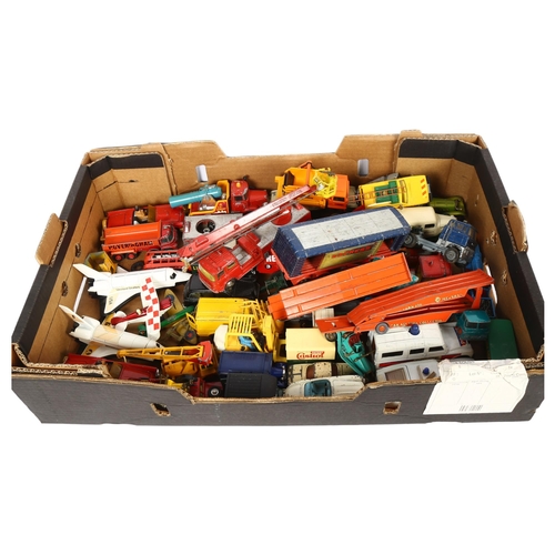 238 - A quantity of loose diecast vehicles, such brands as Corgi, Matchbox, Lesney, etc, including such ve... 