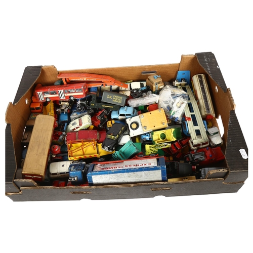 239 - A quantity of loosed diecast vehicles, various brands such as Corgi, Dinky Toys, Matchbox, Lesney, e... 