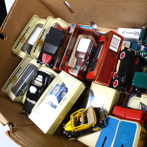 40 - A quantity of diecast vehicles, both boxed and unboxed, including such brands as Matchbox, Models of... 