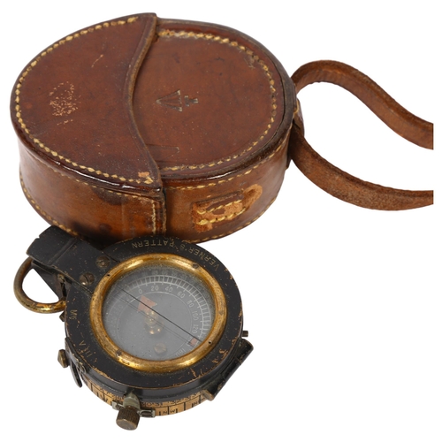 417 - Verners's pattern Second World War military compass, with cypher, no. 032, dated 1918, with leather ... 