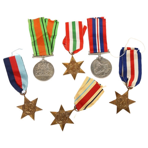 462 - A group of Second World War medals, to include a George VI 1939-1945 Star, a George VI Africa Star, ... 