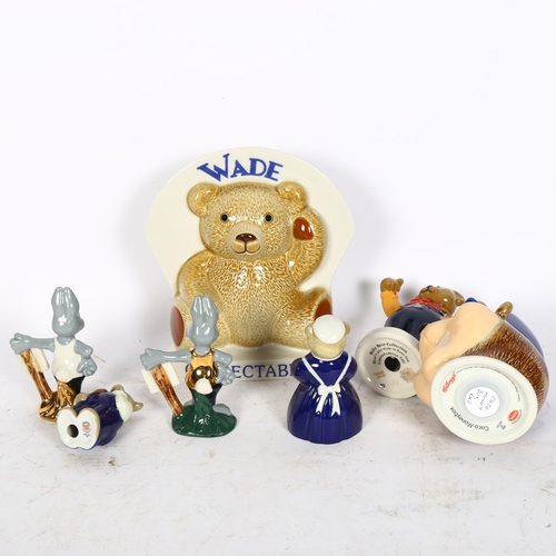 845 - Wade Coco money box, Wade Collectables sign, H20cm, and 5 other Wade figures