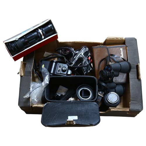 635 - A quantity of Vintage cameras, binoculars and associated equipment, including Olympus OM-2, with Viv... 