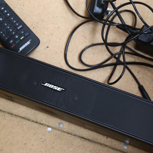 643 - BOSE - A solo 5 TV surround sound bar, with mains cable and remote control.