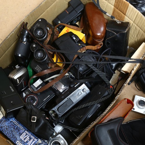 644 - A quantity of Vintage cameras and equipment including Casio TV-470 LCD TV, Samsung AF zoom 1050, Sir... 