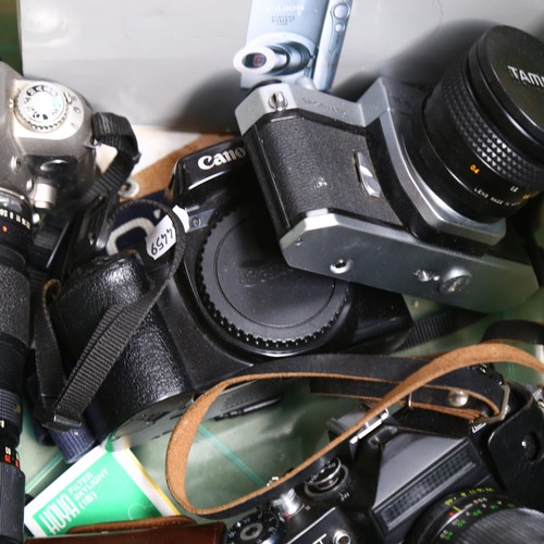 645 - A quantity of Vintage cameras and equipment including Asahi Pentax spotmatic with Soligor auto-lens,... 