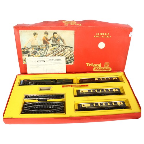 201 - TRIANG - An electric model railway set, RS.3, complete and in original box.