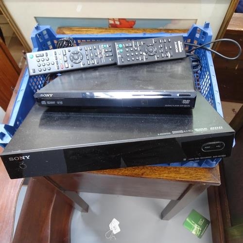 2078 - A Sony Bravia KDL-46EX723, 46 inch LCD TV, with remote control and