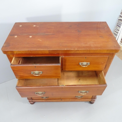 2080 - A Victorian satin walnut chest of two short and three long drawers. 108x120x50cm. With key.