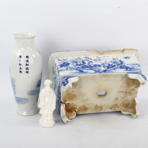 144 - A Japanese blue and white porcelain planter, 30 x 20cm (A/F), a transfer printed blue and white porc... 