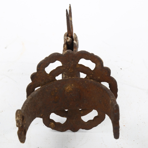 50 - A 17th/18th century iron spur