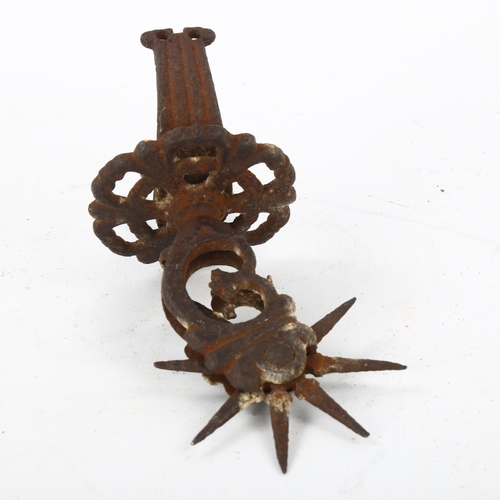 50 - A 17th/18th century iron spur