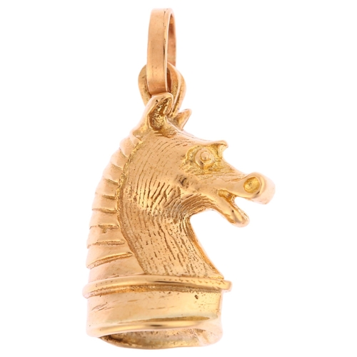 1157 - A late 20th modern 9ct gold knight horse-head charm/pendant, height 24.4mm, 3.5g