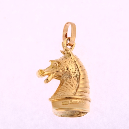 1157 - A late 20th modern 9ct gold knight horse-head charm/pendant, height 24.4mm, 3.5g