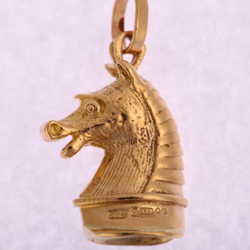 1157 - A late 20th modern 9ct gold knight horse-head charm/pendant, height 24.4mm, 3.5g