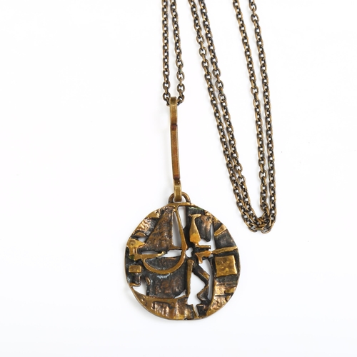 1267 - JORMA LAINE - a Finnish brutalist bronze abstract pendant necklace, pendant height 74.1mm, chain len... 