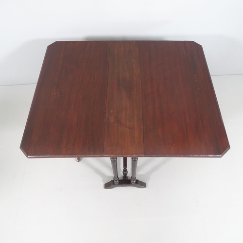 2168 - An Edwardian mahogany canted cornered Sutherland table.
83x63x19, extending to 100cm