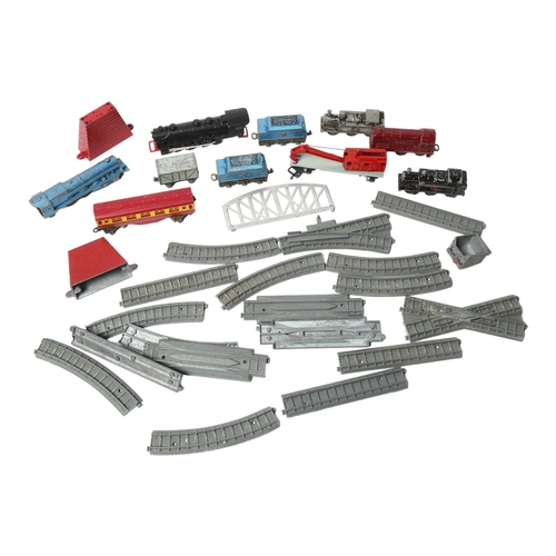 31 - LONESTAR - a quantity of N gauge locomotives, tenders and carriages, Lot includes a quantity of N ga... 
