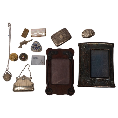 300 - A collection of various boxes, including snuff, a silver plated purse, and a cloisonne heart-shaped ... 