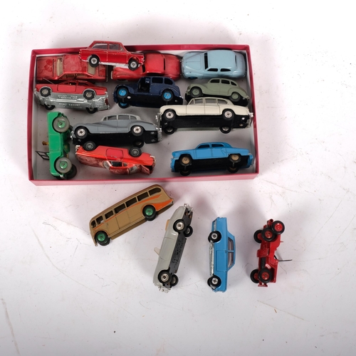 121 - DINKY TOYS - a group of loose vehicles, including Dinky Toys Austin Somerset 40J, Dinky Toys Jaguar ... 