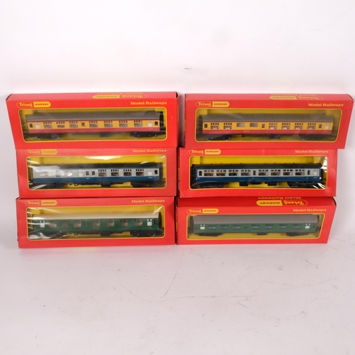 88 - TRI-ANG - HORNBY MODEL RAILWAYS - a group of boxed coach and buffet cars, including R.628B.R. buffet... 