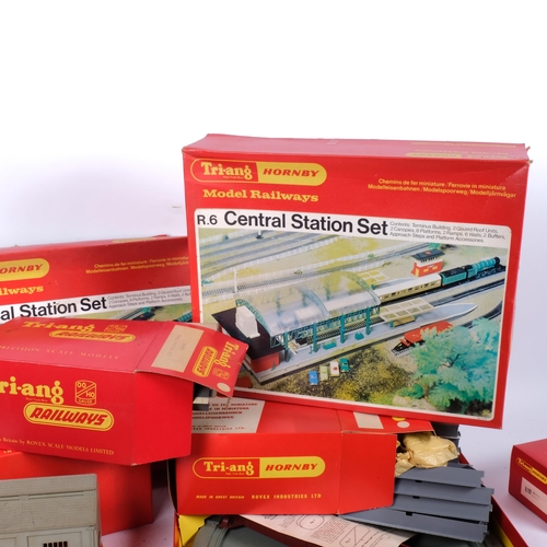 89 - TRI-ANG - HORNBY MODEL RAILWAYS - a quantity of boxed accessories, including R.6 Central Station set... 