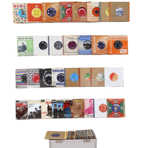 418 - A large quantity of various singles circa 1960s, to include The Beatles, Northern Lights, Diana Ross... 