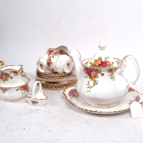 499 - Royal Albert Old Country Roses tea service for 6 people, including teapot