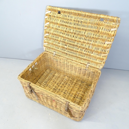 2692 - A vintage wicker laundry hamper. 80x40x54cm.