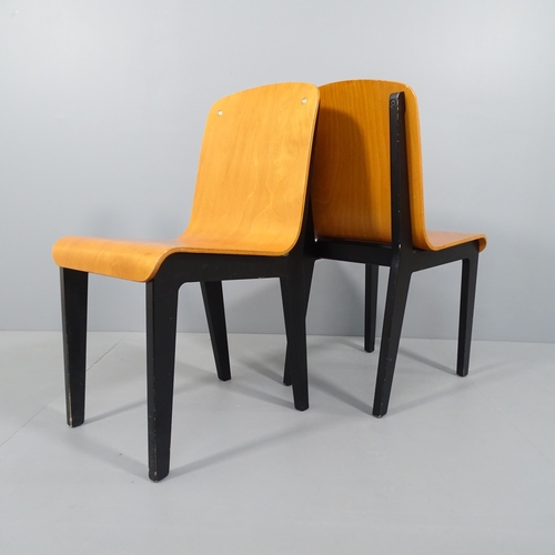 2028 - A pair of 1980s thermoformed bent ply chairs with ebonised legs.