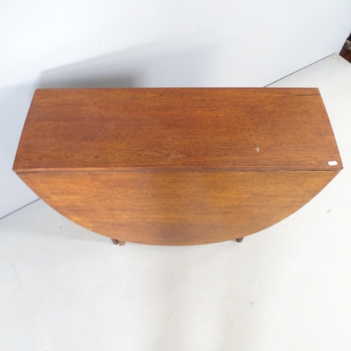 2772 - A mahogany oval drop-leaf dining table. 98x75x33cm (extending to 167cm)