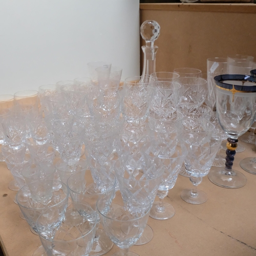 518 - Various glassware, including 4 engraved Champagne flutes, a Latticino glass jug, 20.5cm, a set of 6 ... 