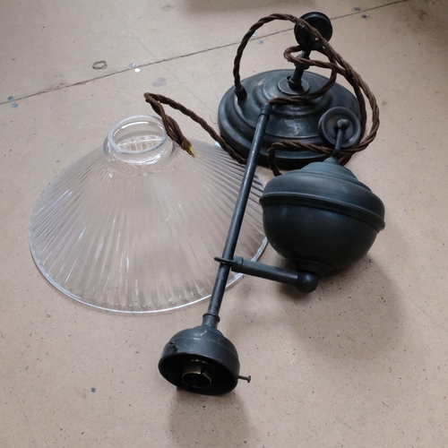 534 - An adjustable rise and fall light fitting with shade, diameter 25cm