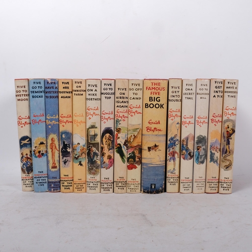 752 - A set of 15 Enid Blyton Famous Five books, 1960s editions