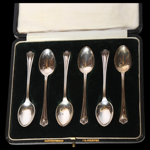 969 - A set of 6 silver coffee spoons retailed by Mappin & Webb, original case