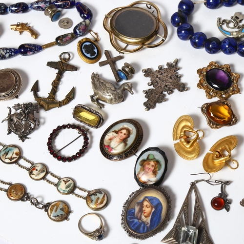 997 - A box of Vintage and other costume jewellery, including a painted glass necklace, gilt-metal brooche... 