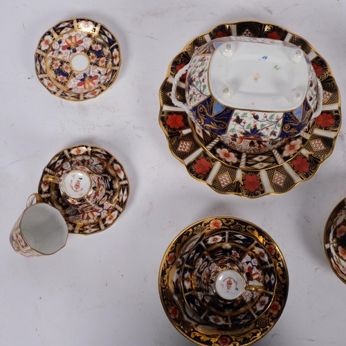 615 - Royal Crown Derby plate, 1128, 21.5cm, Derby coffee cups and saucers, and similar items (some damage... 