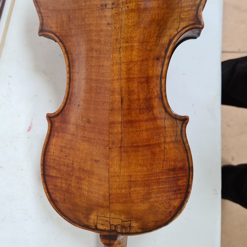 430 - A Vintage violin with a label for Joseph Guarnerius, 14